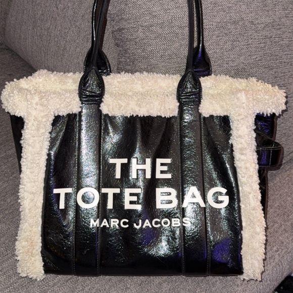 Marc Jacob’s Large shearling Tote Bag. - Picture 1 of 1